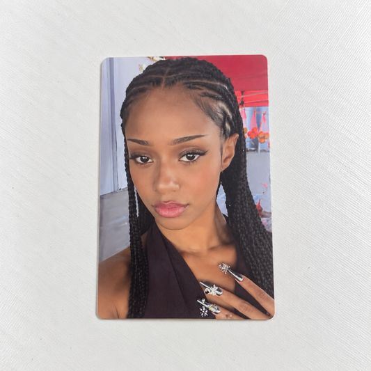 KATSEYE Manon Beautiful Chaos B&N Photocard