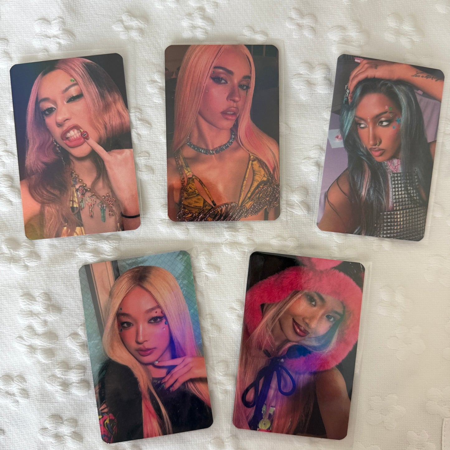 KATSEYE "PINKY UP" - Soundwave Lucky Draw POB Photocard