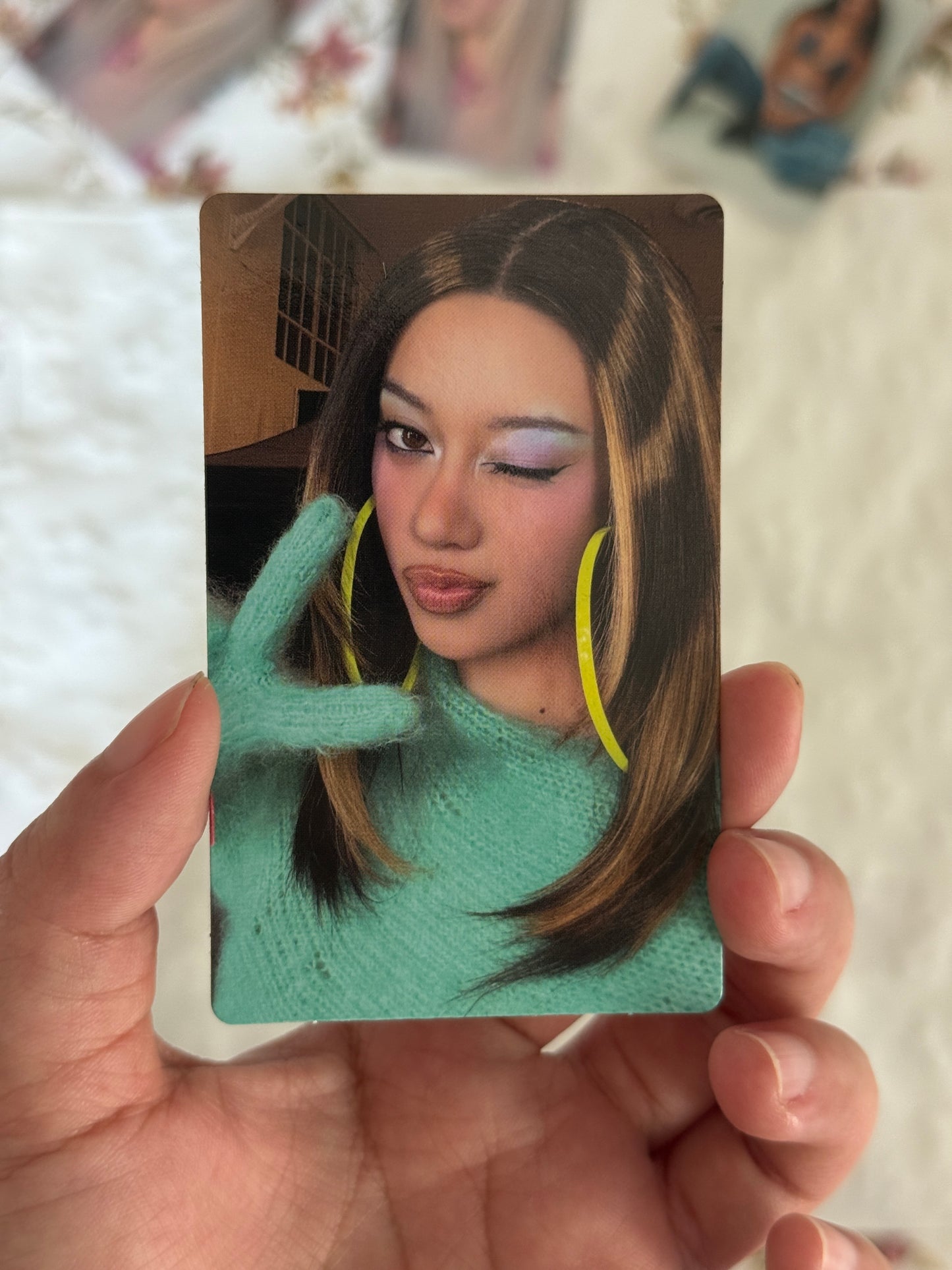 KATSEYE Beautiful Chaos Pinky Up Weverse Offline Fansign Photocard